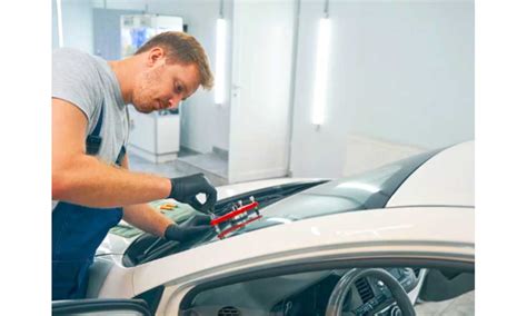 Szélvédőcsere folyamata