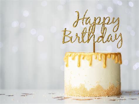 Születésnapi torta Lada emblémával