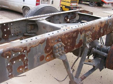 Teherautó alváz felépítményekkel