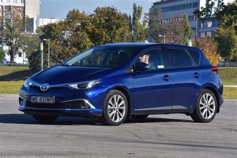 Toyota Auris ajtókárpit szerelése