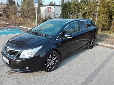 Toyota Avensis T27 Kombi hátsó nézet