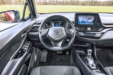 Toyota C-HR belső tér