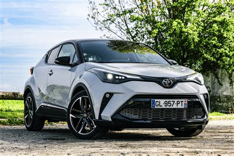 Toyota C-HR utastér részletei