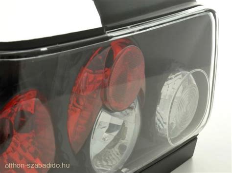 Toyota Corolla E10 hátsó lámpa