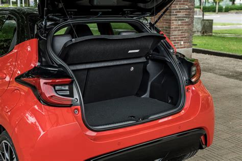 Toyota Yaris csomagtartó