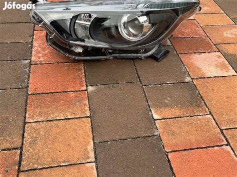 Toyota Yaris fényszóró