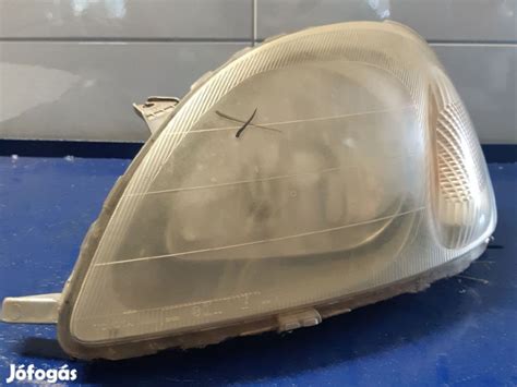 Toyota Yaris lámpa