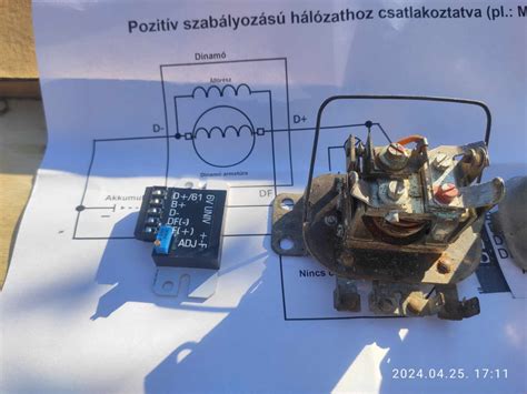 Univerzális Feszültségszabályzó