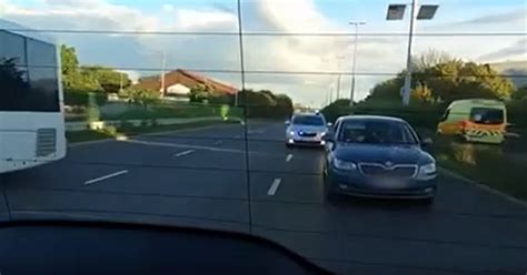 Védett személyt szállító konvoj