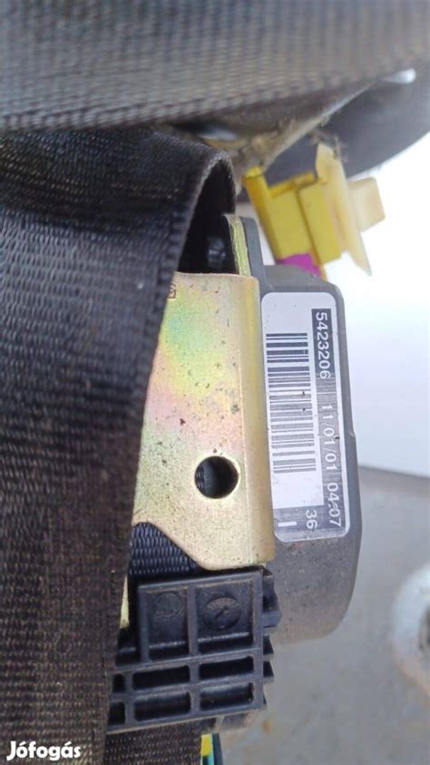 VW Golf III biztonsági öv