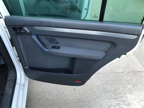 VW Touran Ajtó Borítás Eltávolítása