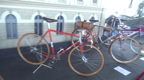 Veterán kerékpárok kiállításon