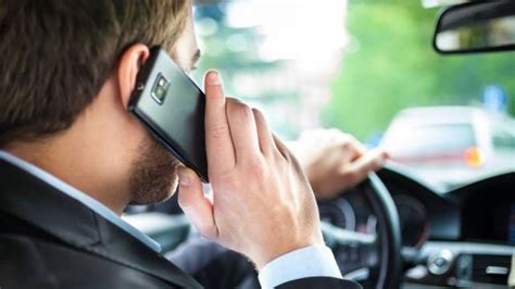 Vezetés közbeni telefonhasználat