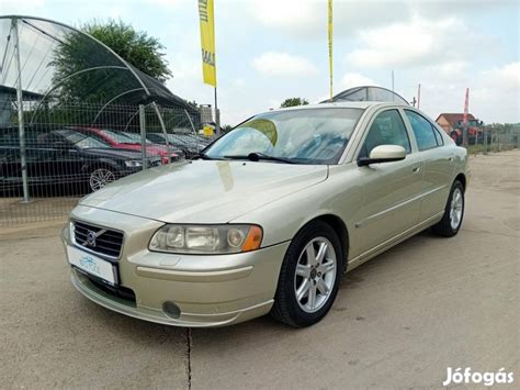 Volvo S60 autó