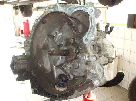 kinyomócsapágy csere